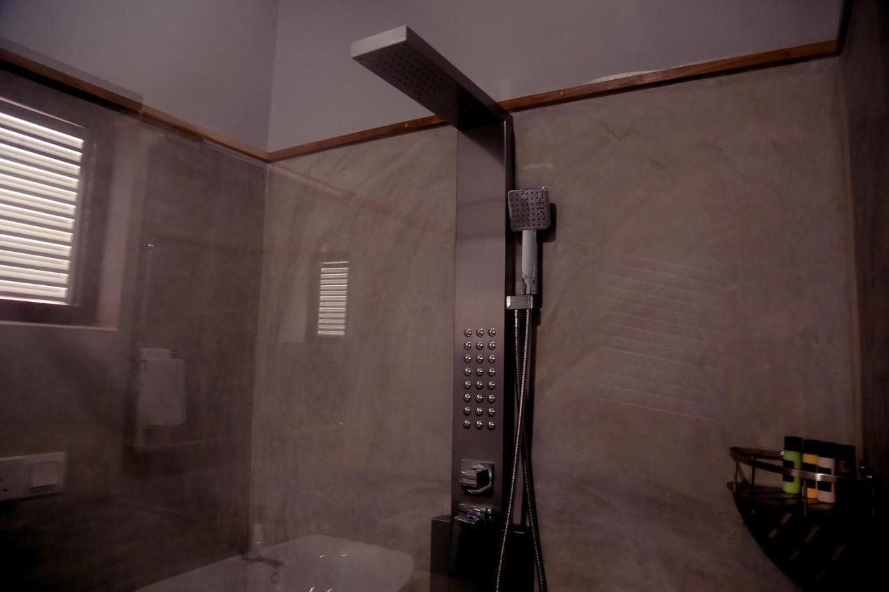 Tuk Tuk Boutique Hotel Негомбо Экстерьер фото